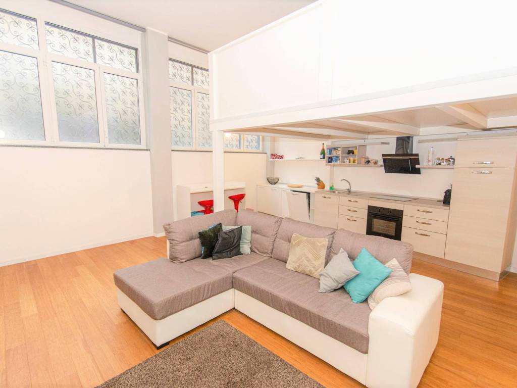 appartamento in vendita a Milano in zona Sempione