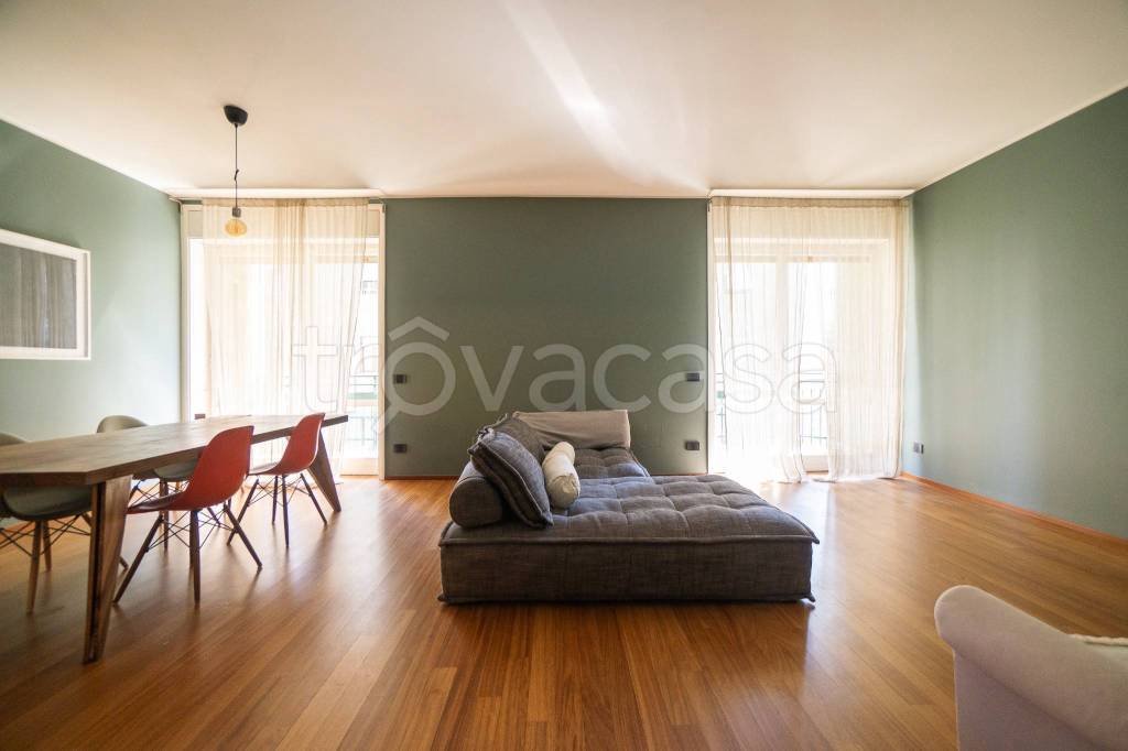 appartamento in vendita a Milano in zona Sempione