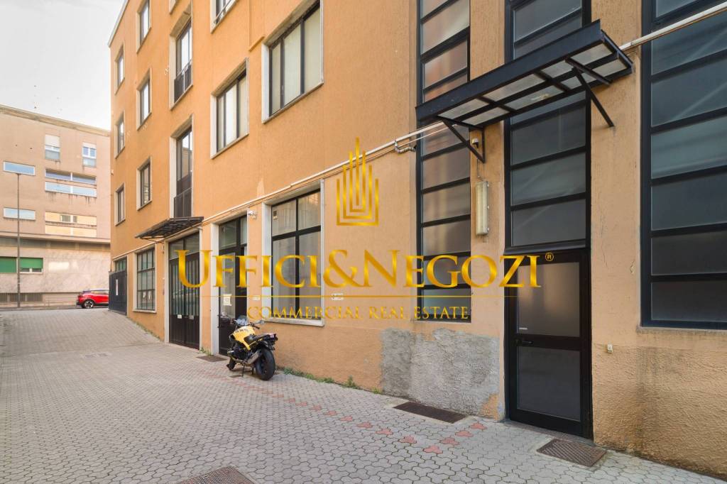 ufficio in vendita a Milano in zona Crescenzago