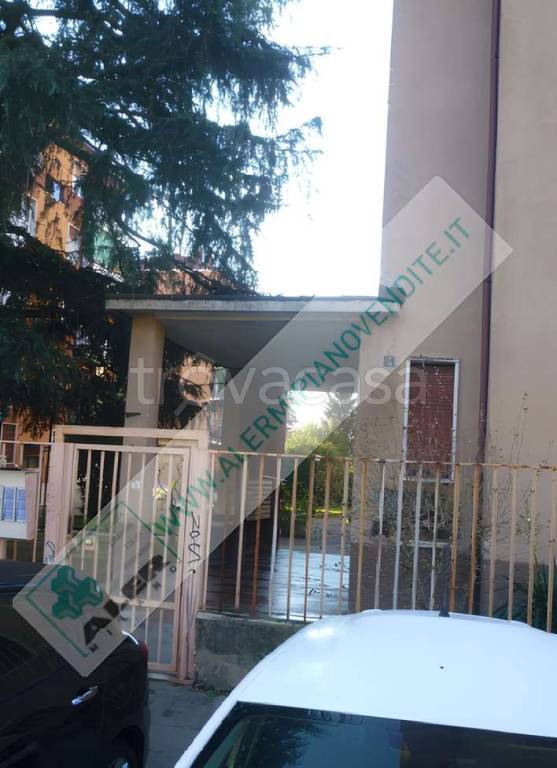 appartamento in vendita a Milano in zona Crescenzago