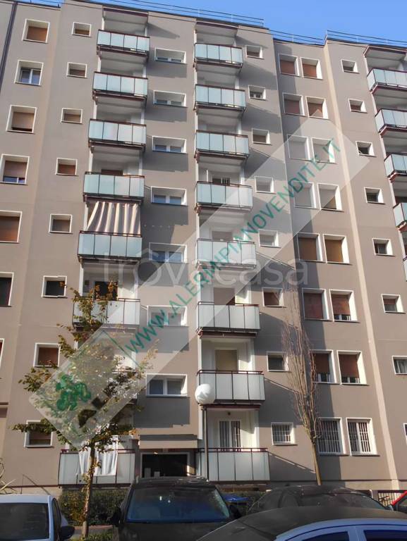 appartamento in vendita a Milano in zona Quarto Oggiaro