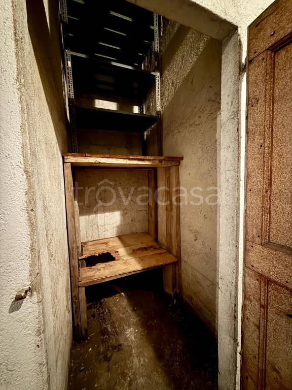 locale commerciale in vendita a Milano