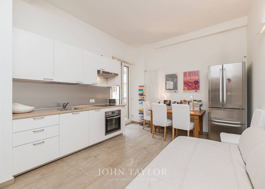 appartamento in vendita a Milano in zona Porta Nuova