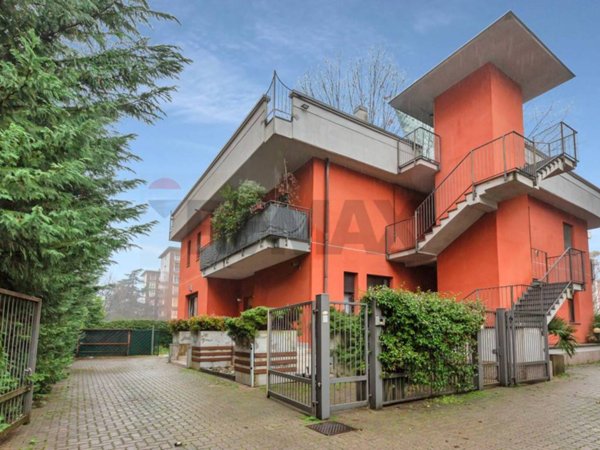 casa indipendente in vendita a Milano