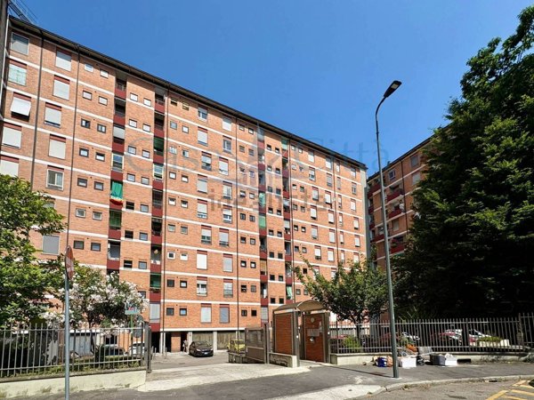 appartamento in vendita a Milano in zona Gallaratese