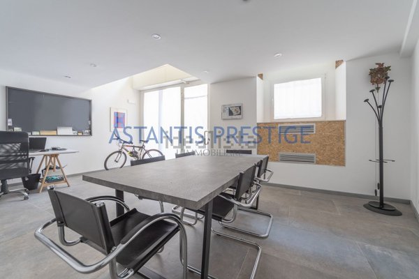 appartamento in vendita a Milano in zona Sant'Ambrogio