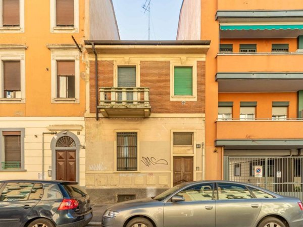 casa indipendente in vendita a Milano in zona Chiesa Rossa