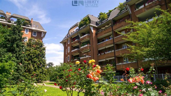 appartamento in vendita a Milano in zona Molino Dorino