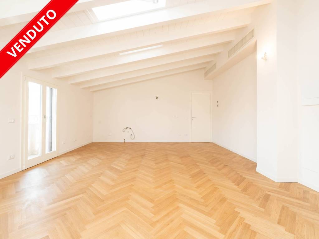 appartamento in vendita a Milano in zona Vigentino