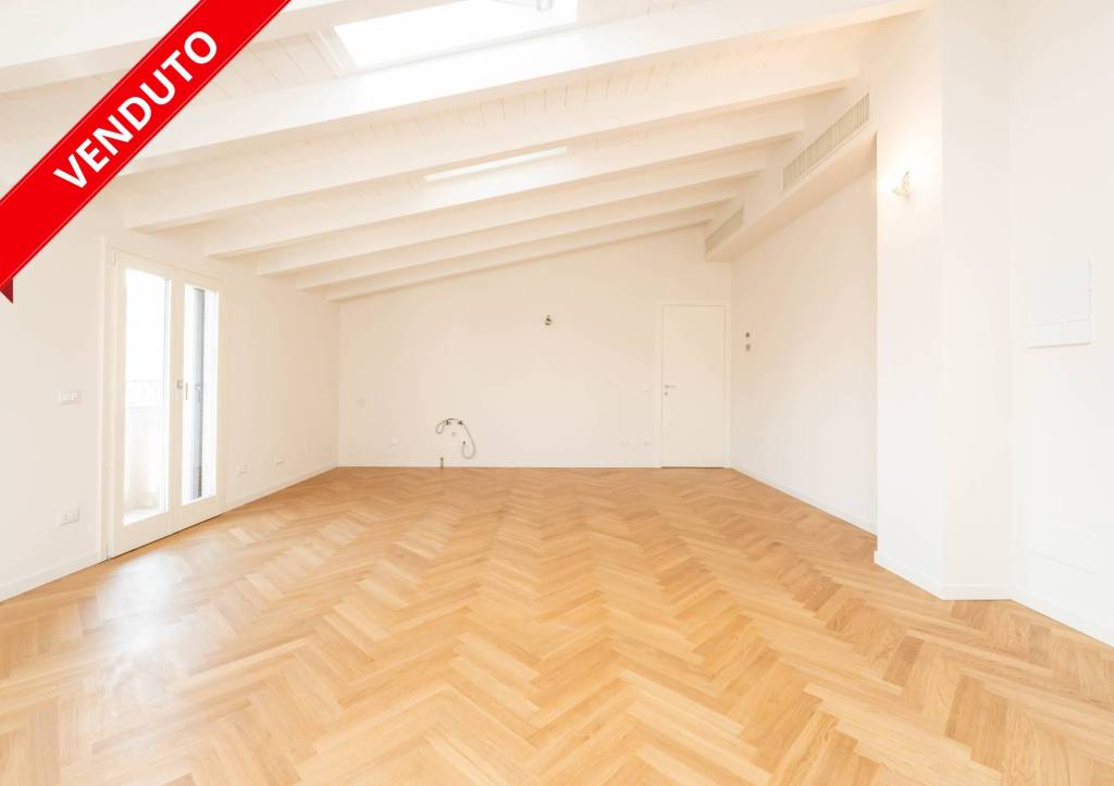 appartamento in vendita a Milano in zona Vigentino