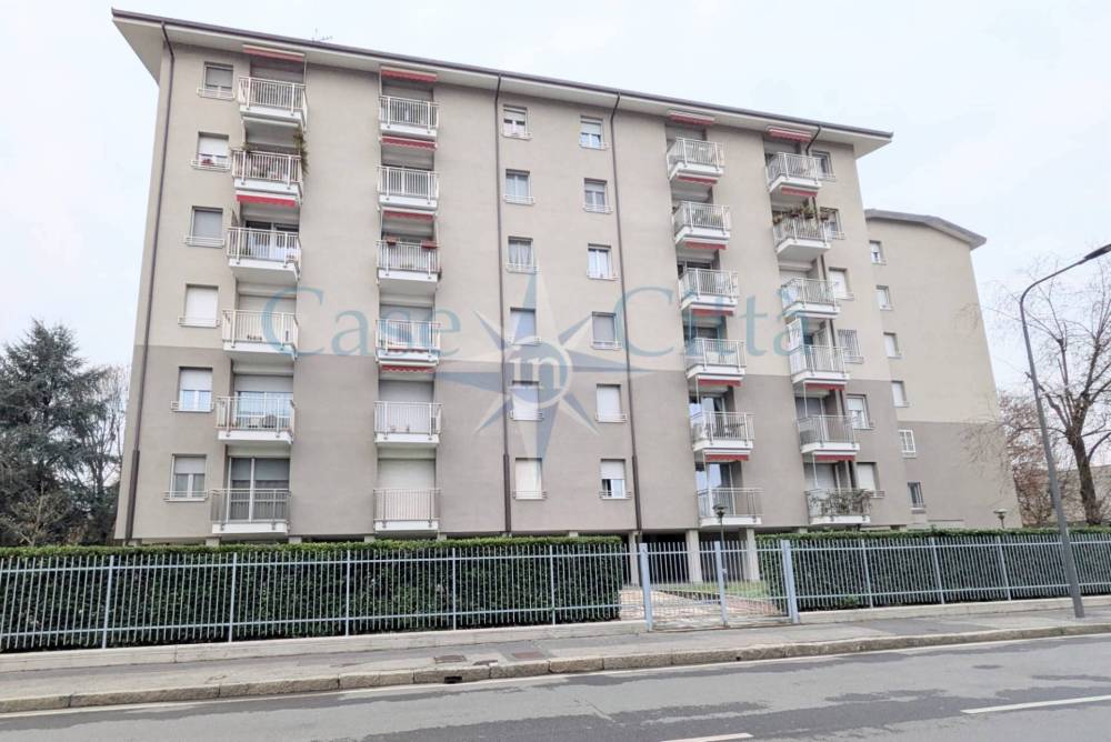 appartamento in vendita a Milano in zona Trenno