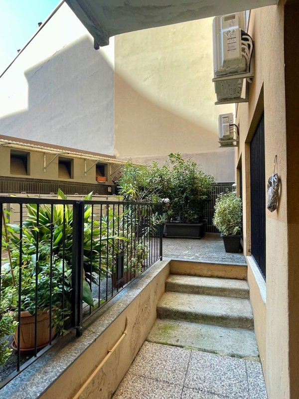 appartamento in vendita a Milano in zona Piazzale Lodi