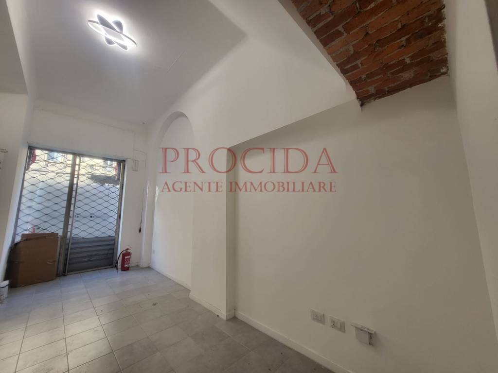negozio in vendita a Milano in zona Isola