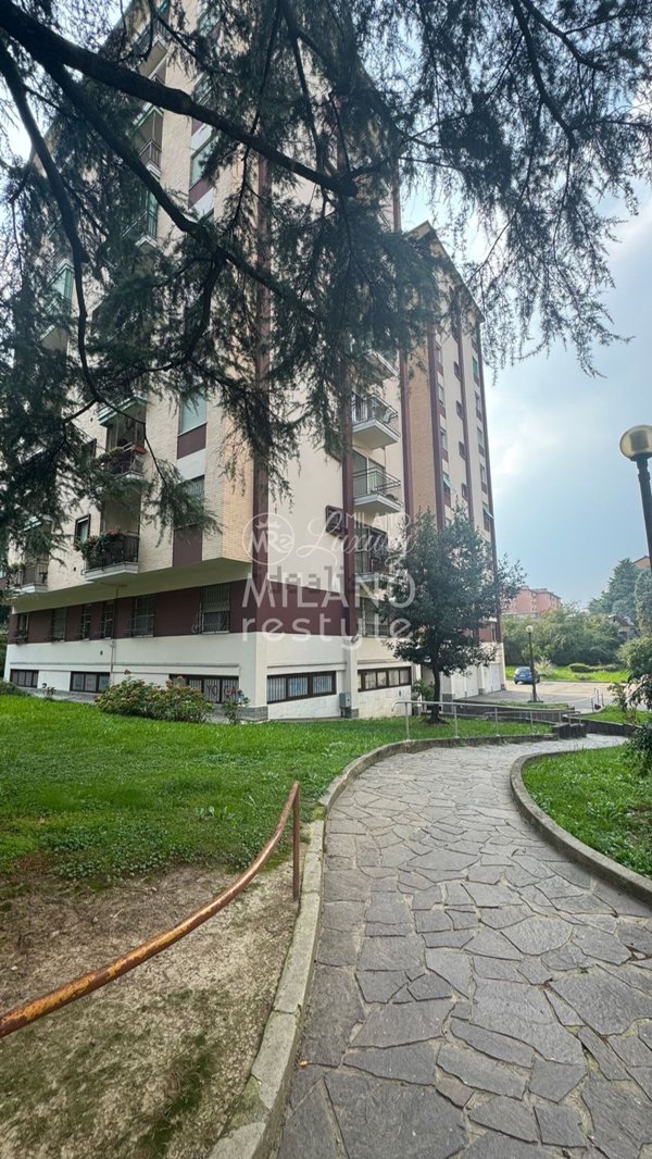 appartamento in vendita a Milano in zona Gallaratese