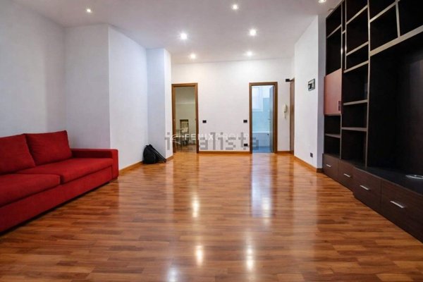 appartamento in vendita a Milano in zona Cinque Giornate