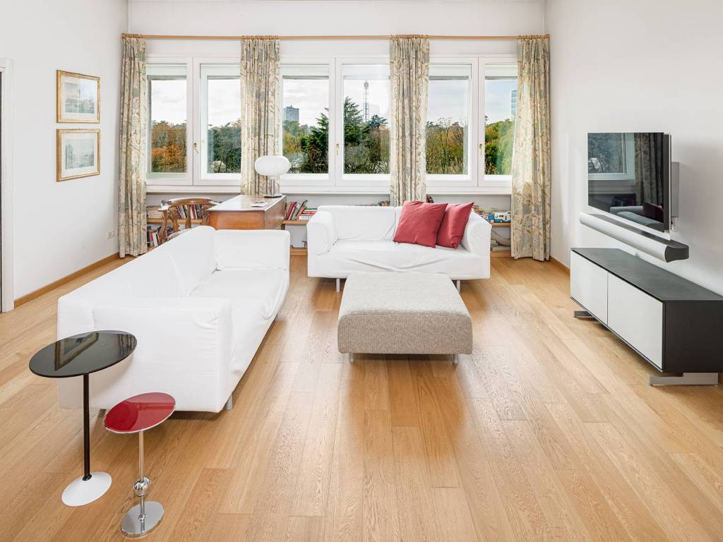 appartamento in vendita a Milano in zona Cadorna