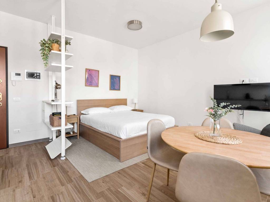 appartamento in vendita a Milano in zona Moncucco