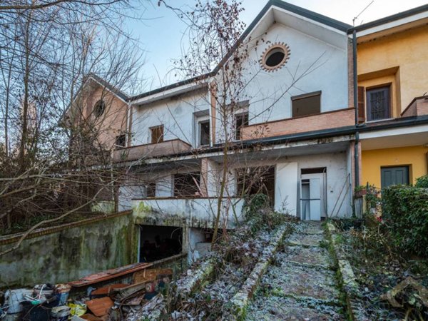 casa indipendente in vendita a Milano in zona Gratosoglio