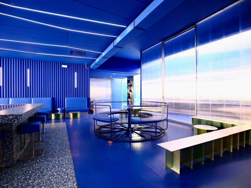 negozio in vendita a Milano in zona Barona