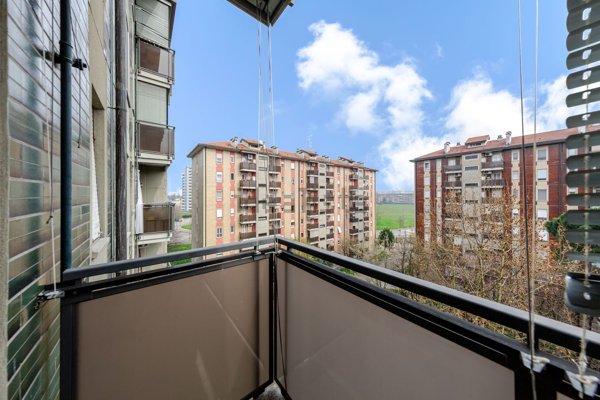 appartamento in vendita a Milano in zona Gallaratese
