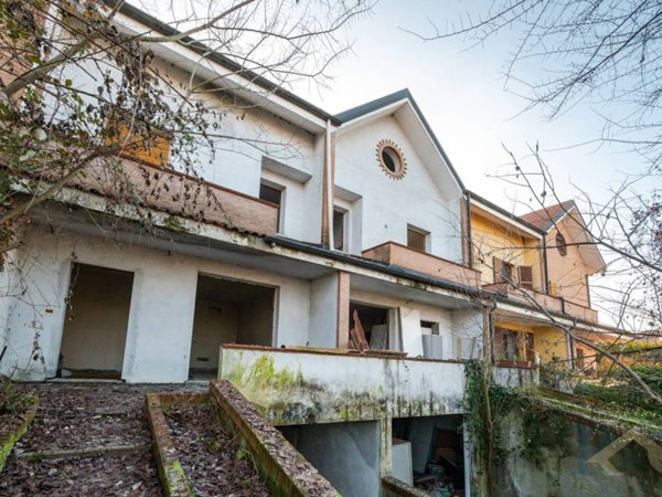 appartamento in vendita a Milano in zona Gratosoglio