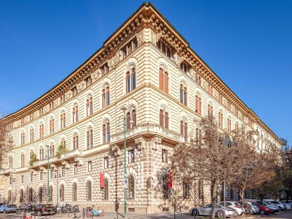 appartamento in vendita a Milano in zona Cadorna