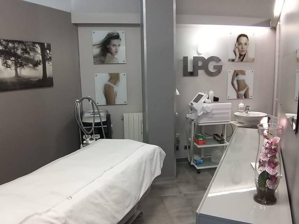 negozio in vendita a Milano in zona Porta Romana