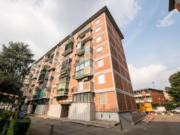 appartamento in vendita a Milano in zona Quartiere degli Olmi
