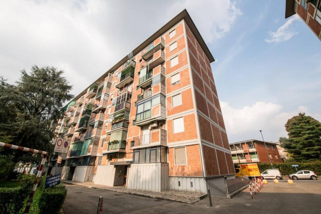 appartamento in vendita a Milano in zona Quartiere degli Olmi