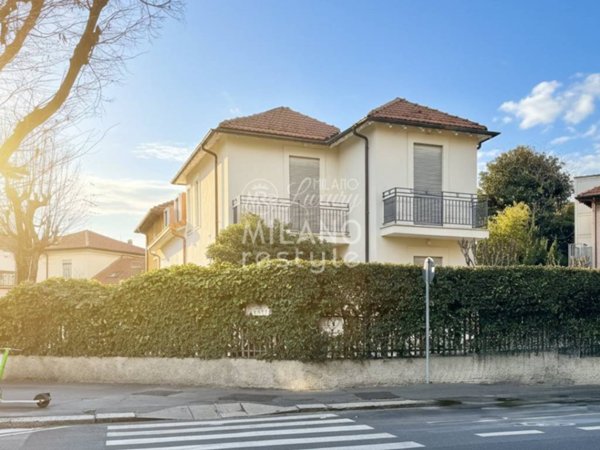 casa indipendente in vendita a Milano in zona Isola