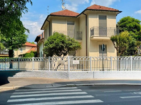 casa indipendente in vendita a Milano in zona Isola
