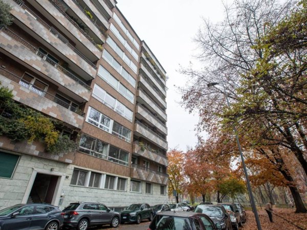 appartamento in vendita a Milano in zona Sempione