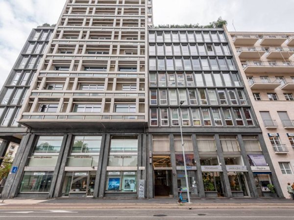 negozio in vendita a Milano in zona Centro Direzionale