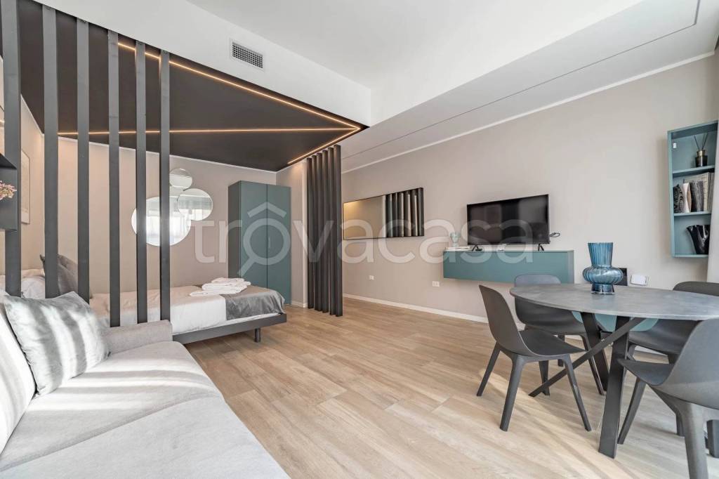 appartamento in vendita a Milano in zona Porta Nuova