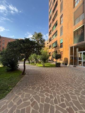 appartamento in vendita a Milano in zona Lambrate