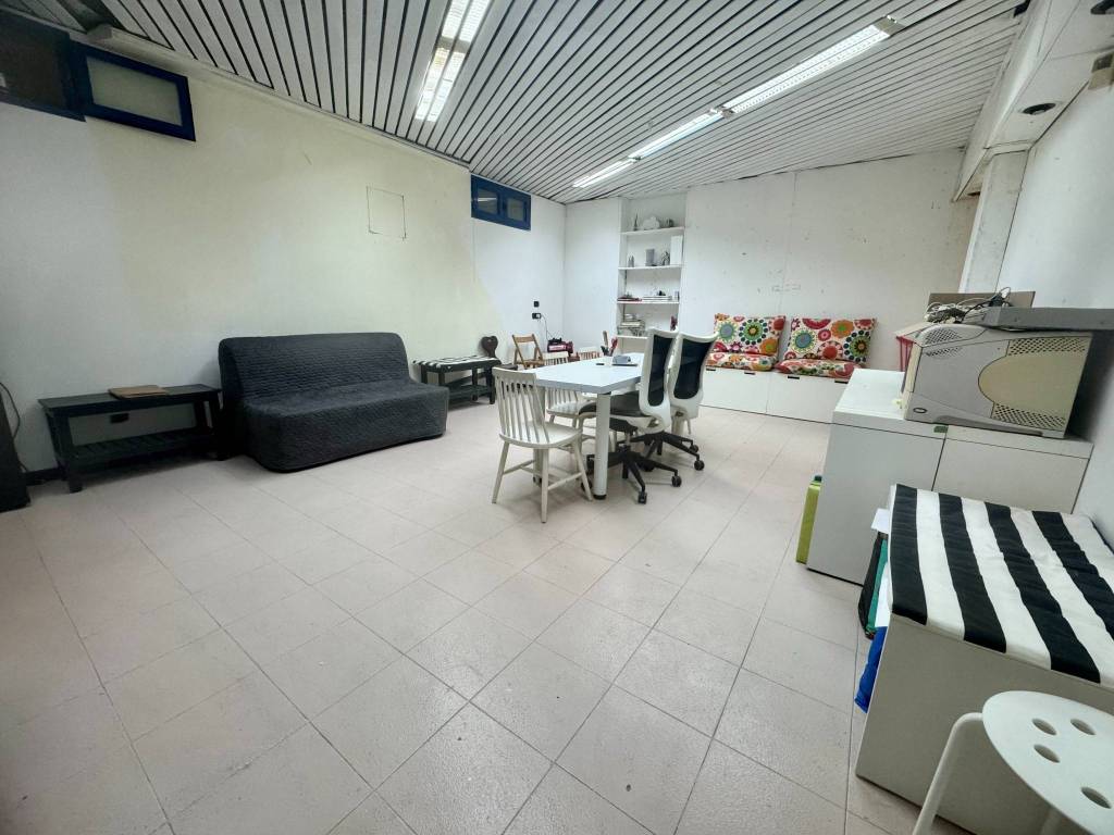 negozio in vendita a Milano in zona Città Studi