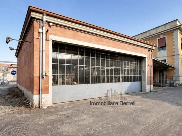 negozio in vendita a Milano in zona Adriano