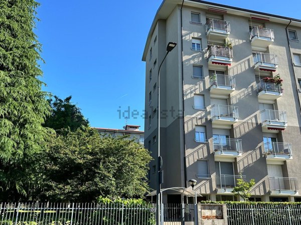 appartamento in vendita a Milano in zona Trenno