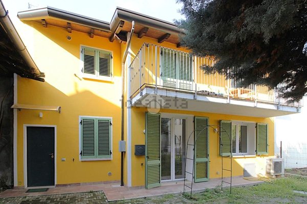 casa semindipendente in vendita a Milano in zona Quarto Oggiaro