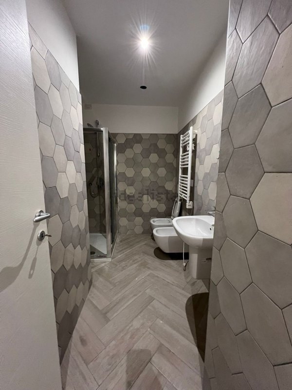 ufficio in vendita a Milano in zona Bocconi