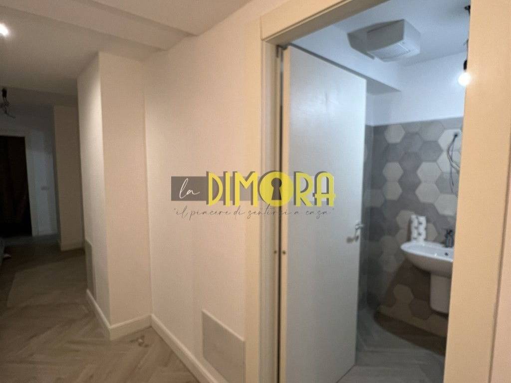 ufficio in vendita a Milano in zona Bocconi