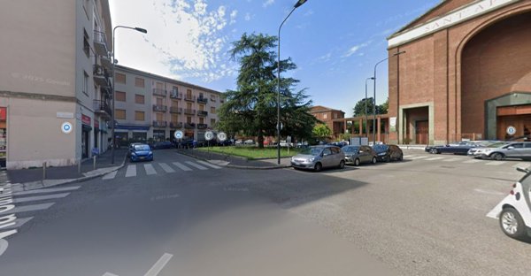 ufficio in vendita a Milano in zona Baggio