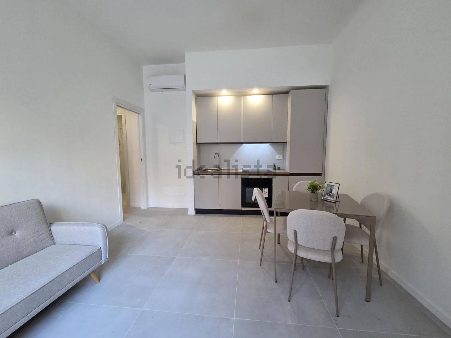 appartamento in vendita a Milano in zona Piazzale Lodi