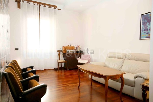 appartamento in vendita a Milano in zona Lorenteggio