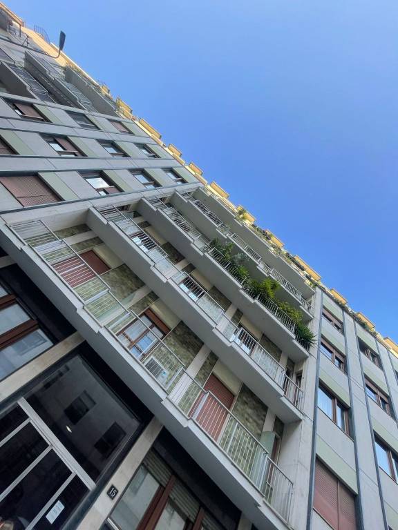 appartamento in vendita a Milano in zona Guastalla