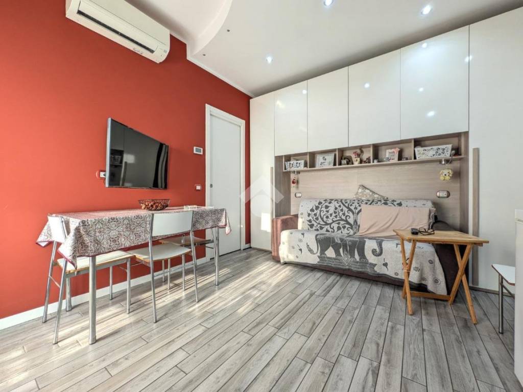 appartamento in vendita a Milano in zona Affori