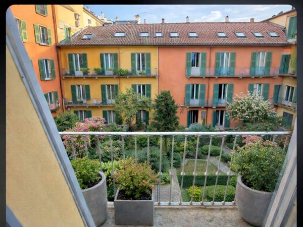 appartamento in vendita a Milano in zona Sempione