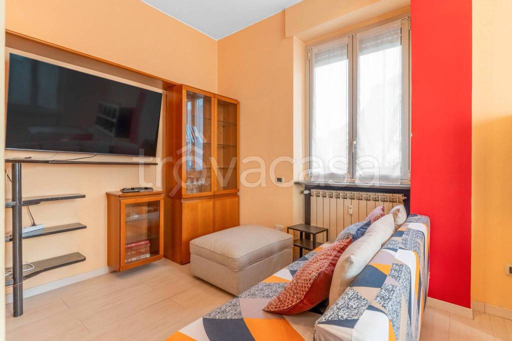 appartamento in vendita a Milano in zona Famagosta