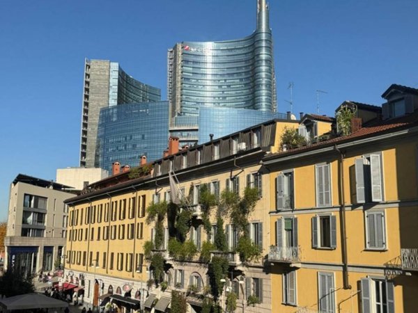 negozio in vendita a Milano in zona Porta Nuova