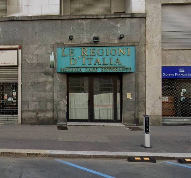 negozio in vendita a Milano in zona Guastalla